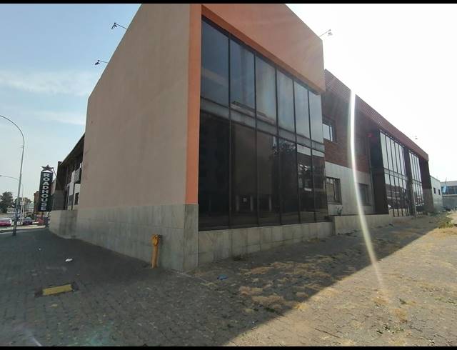 112M² BUSINESS FOR SALE IN BOKSBURG CENTRAL
